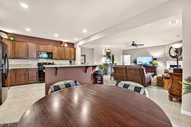 39492 Camino Piscina, Indio CA: https://media.crmls.org/mediaz/6a448173-b996-4e3d-8515-8db7e21983b3.jpg