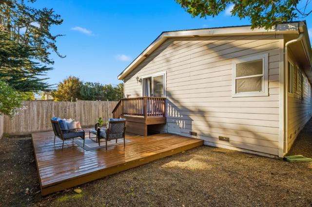 416 Lee Avenue, Half Moon Bay CA: https://media.crmls.org/mediaz/6a451468-578c-4e7f-abe1-96e06a0bf6db.jpg