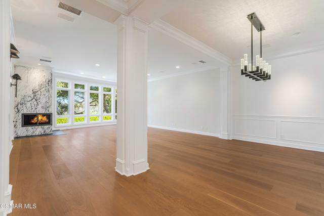 2306 Heatherbank Court, Thousand Oaks CA: https://media.crmls.org/mediaz/6a45d9cd-a6e4-44c7-acc6-109c19c2cfb2.jpg
