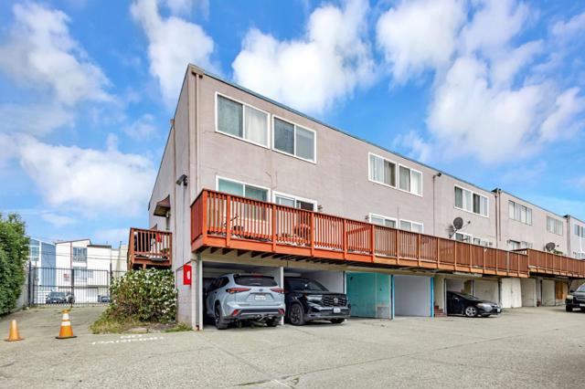 576 Sylvan Street, Daly City CA: https://media.crmls.org/mediaz/6a464b18-4b2d-4a00-86cf-384076a1e485.jpg