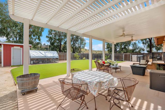 12845 Golden Way, Poway CA: https://media.crmls.org/mediaz/6a4670e1-aa87-4787-a741-a49d98308260.jpg