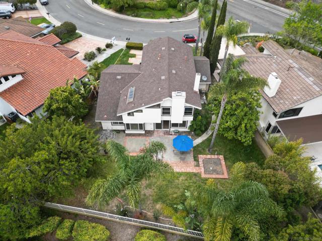 1103 Countrywood Ln, Vista CA: https://media.crmls.org/mediaz/6a46aac0-6ca4-4ab7-906f-6c5811eda455.jpg