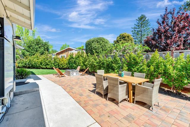 421 Ruby Street, Redwood City CA: https://media.crmls.org/mediaz/6a46b5d5-54b9-4342-b780-4dc7a5db26ae.jpg
