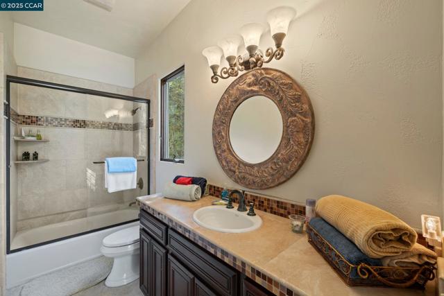 633 Kalthoff Cmn, Livermore CA: https://media.crmls.org/mediaz/6a46db9b-07cd-4288-a671-863ca93aea9a.jpg