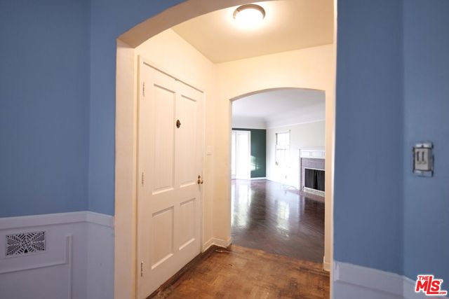 1722 Bel Aire Drive, Glendale CA: https://media.crmls.org/mediaz/6a47039d-f89c-47dc-ab3e-a2707d8fad80.jpg