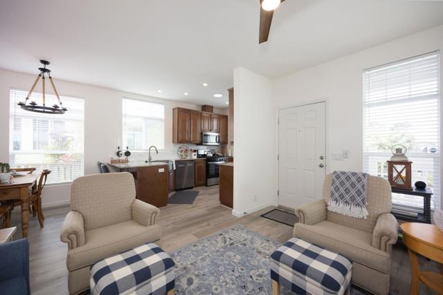 22 Seascape Drive, Half Moon Bay CA: https://media.crmls.org/mediaz/6a4728b8-01fc-4dd9-855d-01479e582cc6.jpg