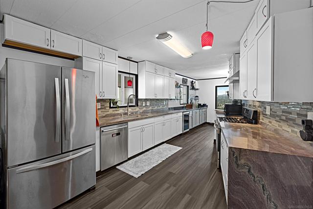 9100 Single Oak Dr, Lakeside CA: https://media.crmls.org/mediaz/6a47acf6-9eec-44e2-8511-e99ee7898ef0.jpg