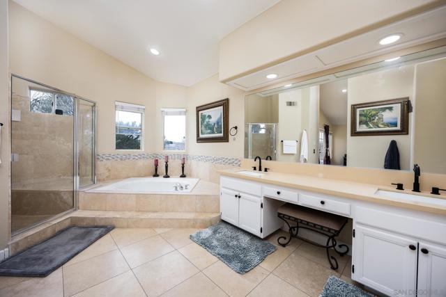 Image 24 of 49 For 457 Silver Shadow Dr