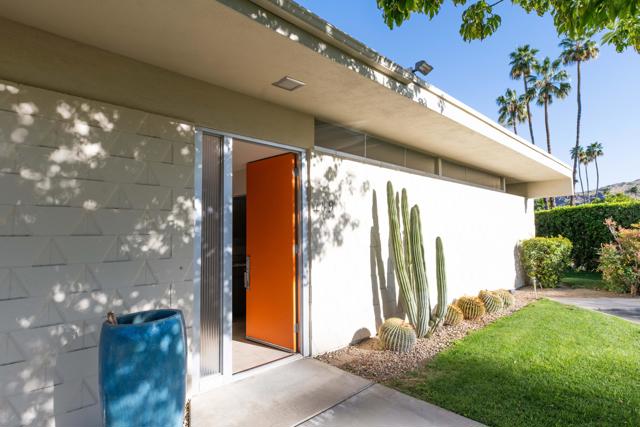 189 Desert Lakes Drive, Palm Springs CA: https://media.crmls.org/mediaz/6a4943e2-7d87-4592-a128-b0550f2434a3.jpg