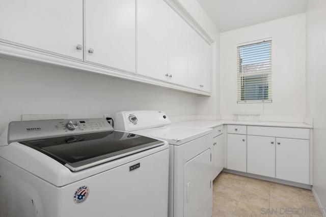 13800 Torrey Del Mar Dr, San Diego CA: https://media.crmls.org/mediaz/6a4945eb-181e-4004-a7b9-8b91dbeca895.jpg