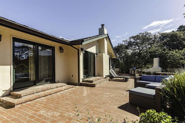 Detail Gallery Image 26 of 38 For 3540 Oak Pl, Carmel,  CA 93923 - 4 Beds | 3 Baths