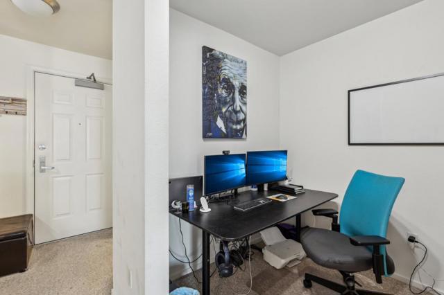 8200 Oceanview Terrace, San Francisco CA: https://media.crmls.org/mediaz/6a4aed5e-f6ff-4bda-9efb-2cc8da77c4ba.jpg