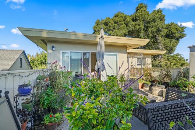 444 Villa Terrace, San Mateo CA: https://media.crmls.org/mediaz/6a4b15df-4290-44bb-95ce-2f76b0bdbb7a.jpg