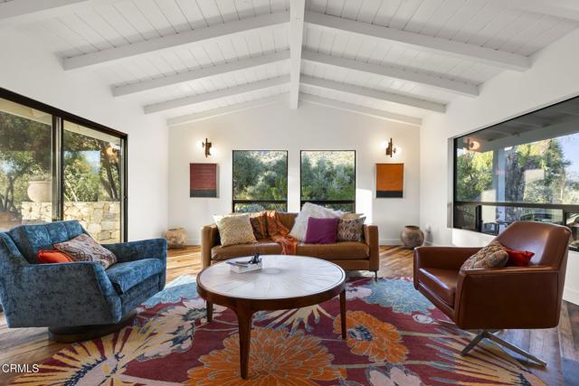 1417 Foothill Road, Ojai CA: https://media.crmls.org/mediaz/6a4b4a3c-96aa-4519-835d-9aa5c842bebf.jpg