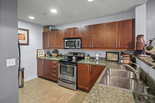 206 Park Blvd, San Diego CA: https://media.crmls.org/mediaz/6a4b5e53-690f-476b-8625-17819254e7af.jpg