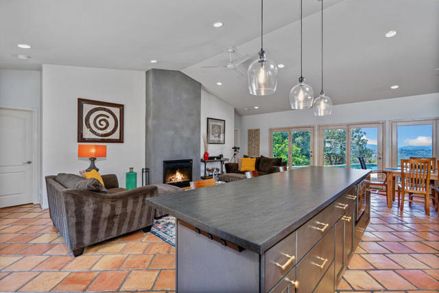 Image 17 of 73 For 12471 Mirar De Valle Road