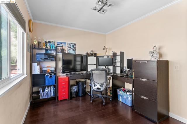 Image 21 of 29 For 2450 Bayshore Rd  Apt 7