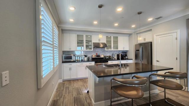 1068 Bigleaf Place, San Jose CA: https://media.crmls.org/mediaz/6a4cfb70-8527-4f15-888b-e2a24445c23c.jpg
