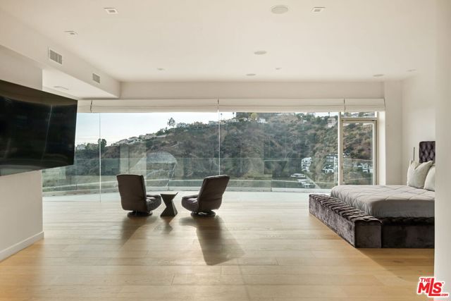 7868 Electra Drive, Los Angeles CA: https://media.crmls.org/mediaz/6a4d01d5-00bb-4d58-8bb2-5cd65fa6f03d.jpg