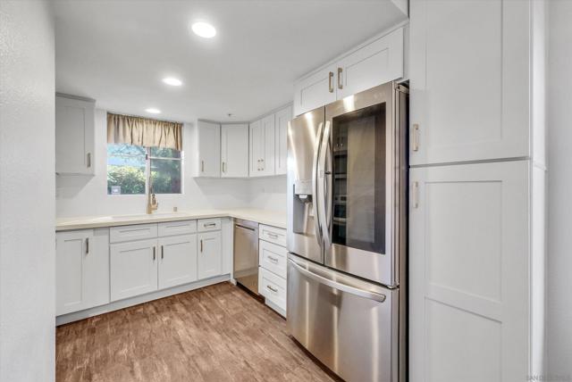 155 N Cross Creek Rd, Orange CA: https://media.crmls.org/mediaz/6a4d0d19-54c1-4ee9-b43c-729664709554.jpg