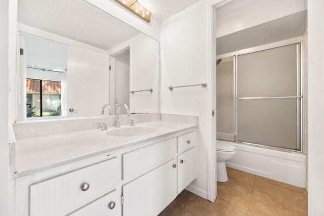 69738 Campana Court, Rancho Mirage CA: https://media.crmls.org/mediaz/6a4d5167-1ec2-4bc0-9347-611acdcd93de.jpg