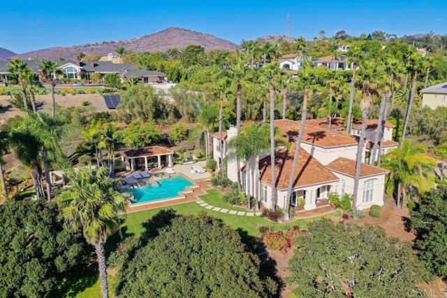 7345 Vista Rancho Ct, Rancho Santa Fe CA: https://media.crmls.org/mediaz/6a4d7565-3a37-44b4-a01d-f84480bb7fa4.jpg