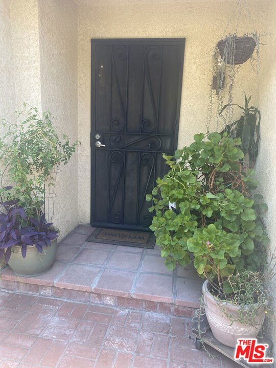 18417 Collins Street, A photo 2
