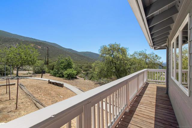 3165 Torreon Dr, Alpine CA: https://media.crmls.org/mediaz/6a4ea7f8-ffc5-4f31-993a-0dc151a706bc.jpg