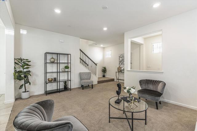 2024 Honey Church Pl, Roseville CA: https://media.crmls.org/mediaz/6a4eeffb-a278-48f4-8a64-11abc66a19fb.jpg