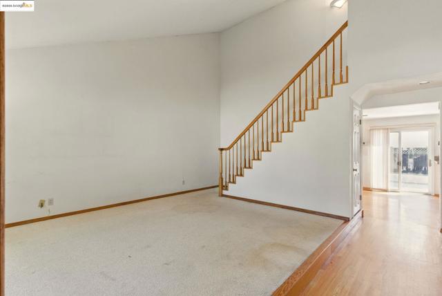6223 Valroy Dr, San Jose CA: https://media.crmls.org/mediaz/6a4fc4a4-3684-4020-b839-bd5026ee68a9.jpg