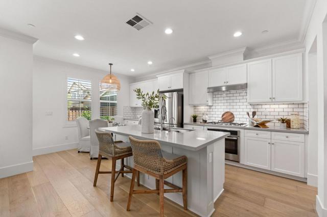17920 Stoney Creek Way, Morgan Hill CA: https://media.crmls.org/mediaz/6a4fc7b8-9417-4703-a904-11f4dd70f998.jpg