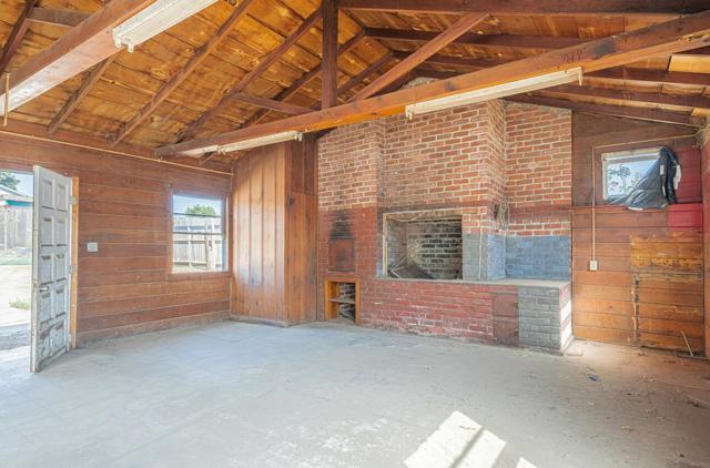 704 Oak Avenue, Greenfield CA: https://media.crmls.org/mediaz/6a50266c-0c67-4c40-a2d7-721e9a4affab.jpg