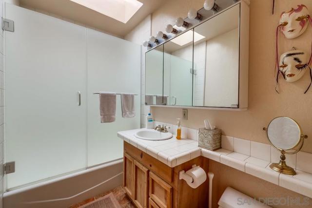 1511 Alpine Terrace Rd, Alpine CA: https://media.crmls.org/mediaz/6a50c05e-74b0-43dd-9895-eb71606f7a08.jpg