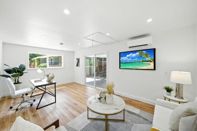 641 10th Avenue, Menlo Park CA: https://media.crmls.org/mediaz/6a50f516-8c7a-47e0-b635-8cebe2414023.jpg