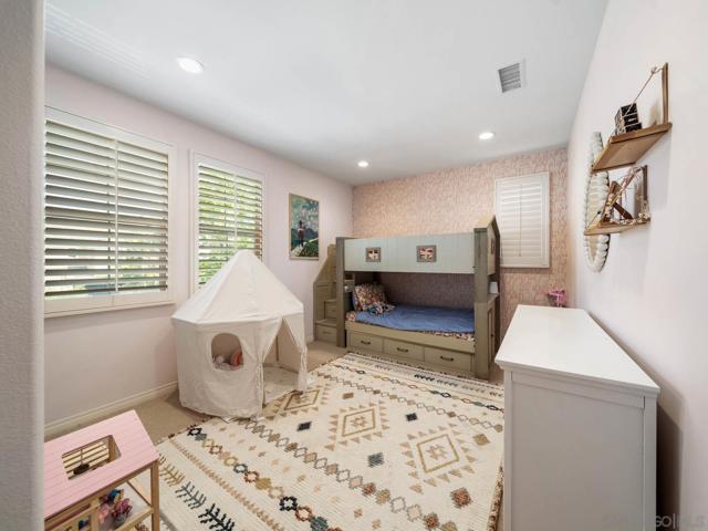 916 Camino Aldea, Chula Vista CA: https://media.crmls.org/mediaz/6a512bb2-d1b5-45b6-b44e-959b2acd63d7.jpg
