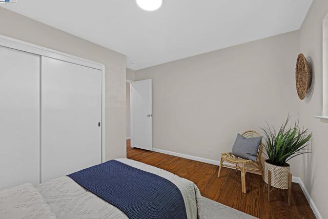 5266 Troy Ave, Fremont CA: https://media.crmls.org/mediaz/6a51672f-b085-405f-a0ff-c0ebdce42e73.jpg
