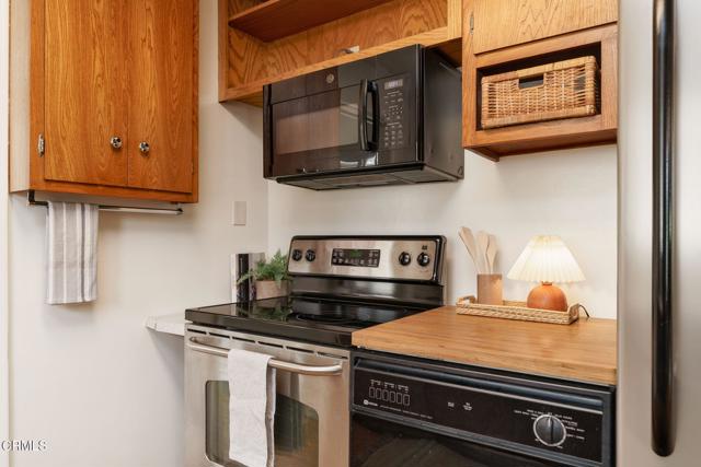 209 Dorothy Avenue, Ventura CA: https://media.crmls.org/mediaz/6a51b33c-e4f0-445b-aac7-23a645dcbaa6.jpg