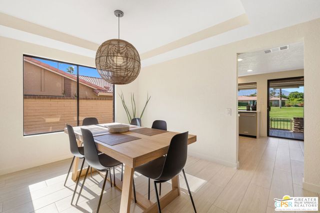 6 Joya Drive, Palm Desert CA: https://media.crmls.org/mediaz/6a524a32-45ef-49f2-8a6c-98b819723c08.jpg