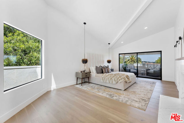 23458 W Moon Shadows Drive, Malibu CA: https://media.crmls.org/mediaz/6a524f87-94e3-444d-ab36-03b4c8f39daa.jpg