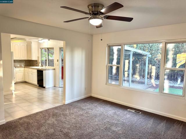 2139 Chestnut Dr, Pittsburg CA: https://media.crmls.org/mediaz/6a52d83a-c2e4-4379-8ae1-6ec413217075.jpg