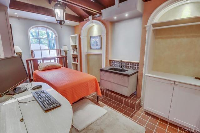 Detail Gallery Image 33 of 73 For 3014 Xenophon St, Point Loma,  CA 92106 - 5 Beds | 3 Baths