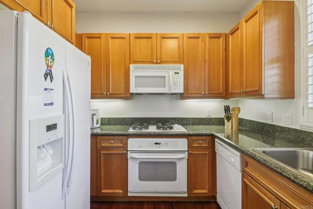 Detail Gallery Image 11 of 25 For 10978 Serafina Ln, San Diego,  CA 92128 - 2 Beds | 2 Baths