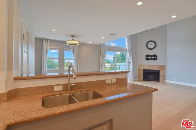 12530 Venice Boulevard, Los Angeles CA: https://media.crmls.org/mediaz/6a55cd3e-c848-4f16-b777-70dad531f7f1.jpg