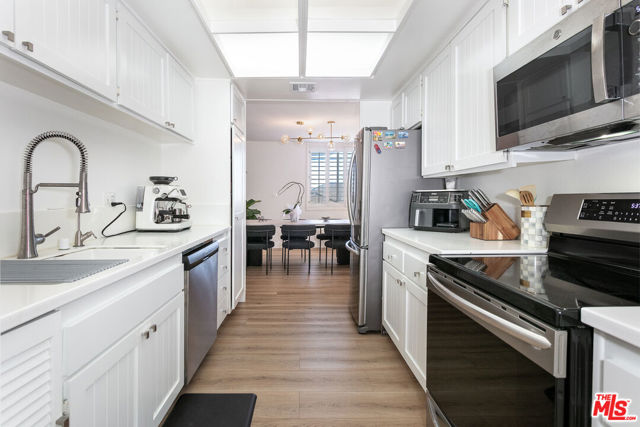 Drew Fenton | 2385 Roscomare Road Los Angeles CA | MLS: 7556899