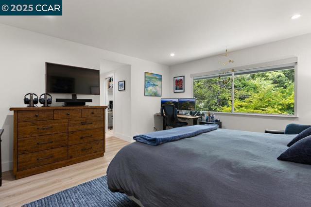 2027 Mohawk Dr, Pleasant Hill CA: https://media.crmls.org/mediaz/6a55f6c9-7440-41a7-8f08-c4b76e347b01.jpg