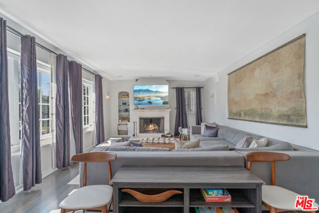 809 S Stanley Avenue, Los Angeles CA: https://media.crmls.org/mediaz/6a5693c6-c29f-4e79-9a21-ba85a7061aed.jpg