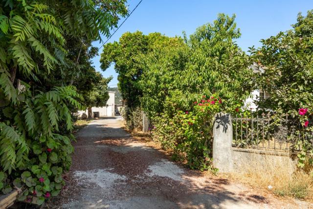 120 San Miguel Canyon Road, Salinas CA: https://media.crmls.org/mediaz/6a57462b-0c2b-4811-a14e-a89476f4b3d1.jpg