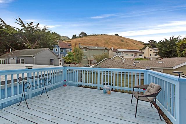 419 Harvey Way, Pacifica CA: https://media.crmls.org/mediaz/6a5783da-6dc1-4023-a2e3-10b84552d1f4.jpg