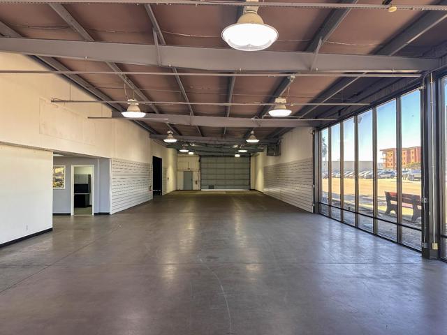 Image 3 of 58 For 1020 Auto Center Parkway