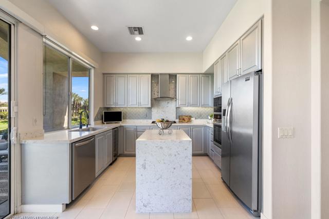 502 Desert Holly Drive, Palm Desert CA: https://media.crmls.org/mediaz/6a57f9df-5f74-47fe-9974-222d8a897ed6.jpg